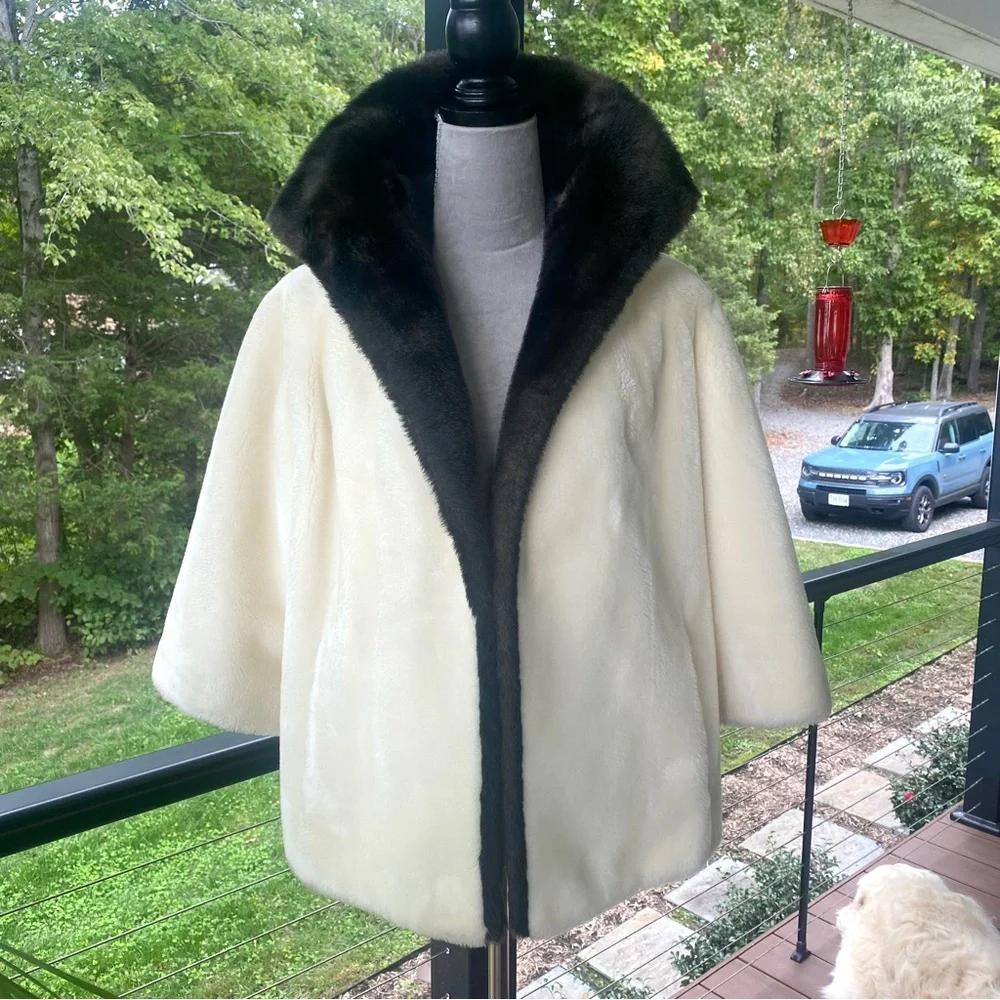 VINTAGE Borgana — Gorgeous Cream and Black Faux Fur Women's Coat— SPECTACULAR ! - Picture 1 of 14